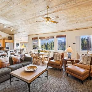 Snowflake Lookout: Ski In/Out Breckenridge Townhome with Hot Tub