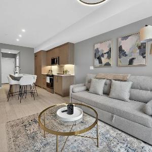 Luxury 2BR Near Stampede Modern AC