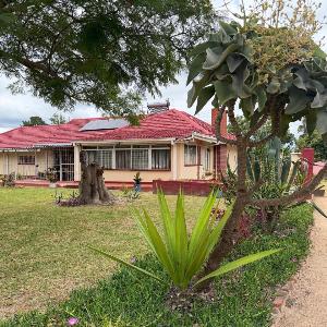 Ensuite Bedroom Near RG Mugabe Airport