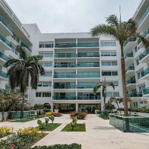 Deluxe 2BR Apartment with Terrace in Morros