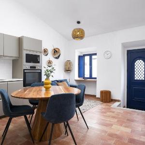 Trevo Laranja - Traditional House by HD