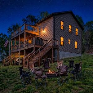 Mammoth Lake House with Gas Grill 5 King Bedrooms-Family Friendly