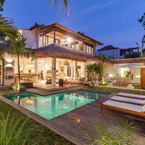 NEW Ideal Stay 4BR - Elegant Villa Family and Friends