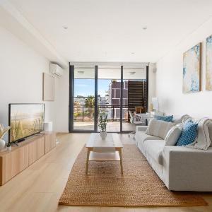 Modern 2-Bed Apartment Near Airport