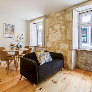 Magnolia 4 Luxury with AC Metro Downtown Porto
