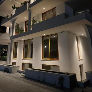 Greg Hotel