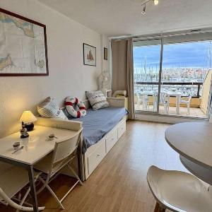 Appartement avec vue bateaux - piscine et tennis GN050-692
