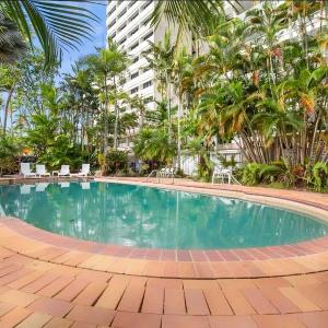 Easy Stay Pool Esplanade Views