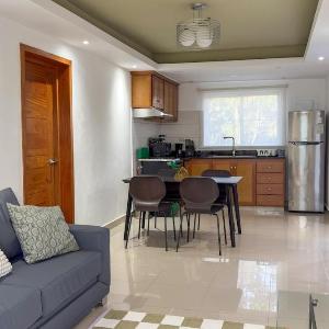 Modern Poolside Apartment Near the Beach