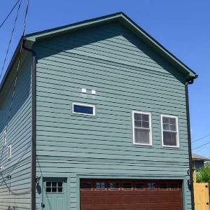 Charming Carriage house in Popular Bates Hendricks