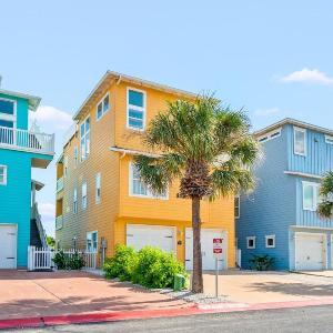 Slice of Paradise Close to Ocean