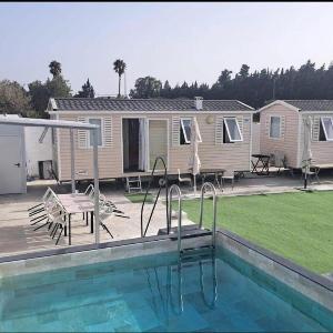 2 Bungalows con Piscina Privada Aire Acondicionado y Garaje