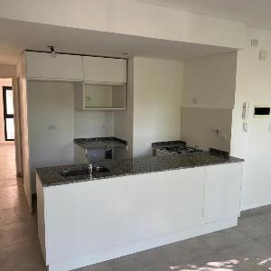 Maravilloso departamento en calle Venezuela con balcon