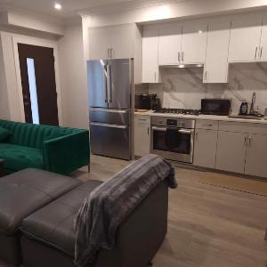 Vancouver Townhouse Getaway Modern Comfort Prime Location