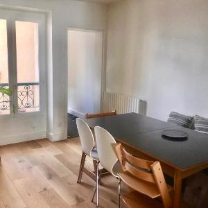 Bright apartment near the Eiffel Tower