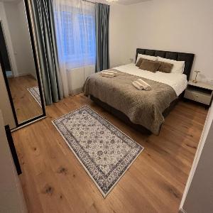 Mosaic Urban Retreat with Free Parking