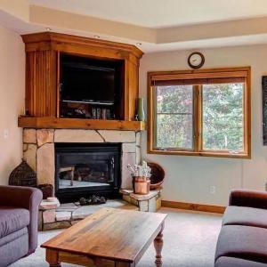 Tyra Riverbend 111: Ski In/Out Breckenridge Condo with Hot Tubs