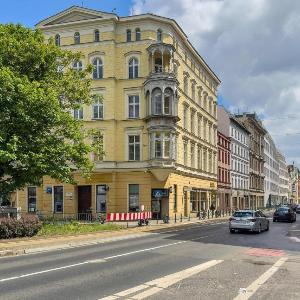Elegant Apartment in a Prime Location near the Market Square by Noclegi Renters