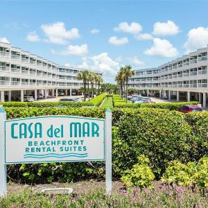 Wonderful Beach front 1-bedroom condo sleeps 4