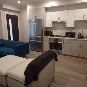 Modern 2BR Retreat with Full equipped Kitchen