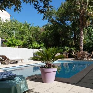Maison 64 m2 jardin grande piscine