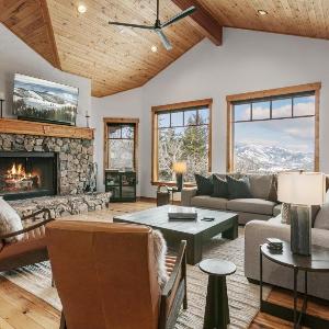 5BR Retreat with Hot Tub at Deer Valley Base condo