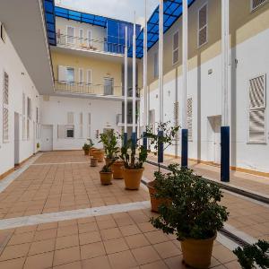 Panther Home Becas