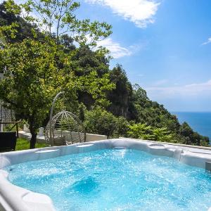 Villa Donna Rachele with Parking Spot