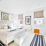 2 Bed Chelsea Townhouse Sleeps 5 - Pet Friendly London 