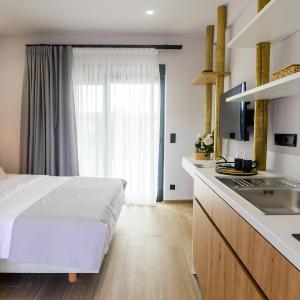 Aura Otto Luxury Living