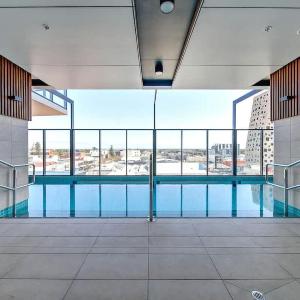 Luxurious and Stylish Modern 1BR APT w Pool and Gym