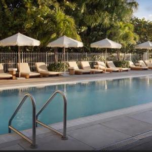 Large 3BR / pool / gym / Jacuzzi / Sauna / grill