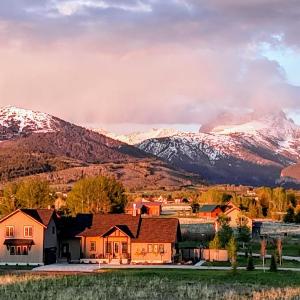 Modern 5BR Teton Home with Spa & Views