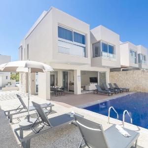 4 Bed Villa with private pool - Brand new