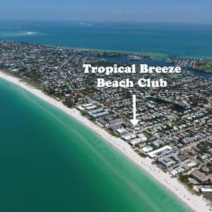 A Tropical Breeze Beach Club - Anna Maria Island