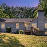 Modern 1 BR Basement Suite Near LakePoint and KSU