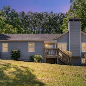 Modern 1 BR Basement Suite Near LakePoint and KSU