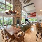 The Longhorn - Inspired 5br 3ba Home with Hot Tub Waitsfield