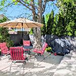 Lakeside Park Retreat Patio Grill Kitchen AC Chelan Washington