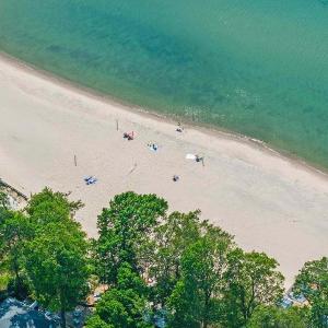 The Holland Hideaway- Family Home - Walk to Beach
