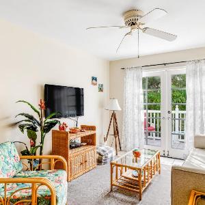KW319FLR Happy Hour Haven