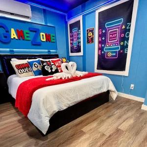 GameZone with PacMa Arcade WiFi Free Parking