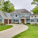 Luxury Retreat with Lake Views Hot Tub Fire Pit & Association Pool South Haven Michigan