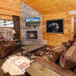 Splash N More・Private Indoor Pool・Game Room・Hot Tub・Pet Friendly