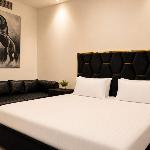 PENTASQUARE - CENTRAL DHA - PREMIUM STUDIO By ALVIS SUITE Lahore 