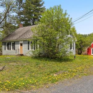 Ski & Stay Montpelier 4BR Home Sleeps 8 home