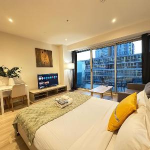 Vision On Morphett Studio Apartment with Parking