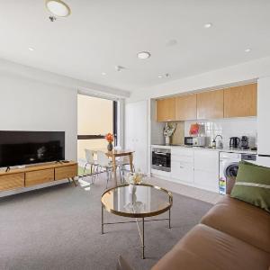 CBD Central Calm 2BR | Pool • Sauna • Parkings
