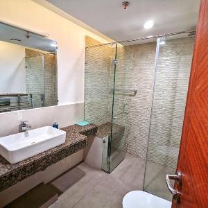Goldcrest Mall and Residency - Classic Vintage One-Bed Apartment