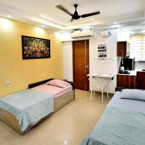 Padmalaya Luxury Temple View Stay with infant cradle